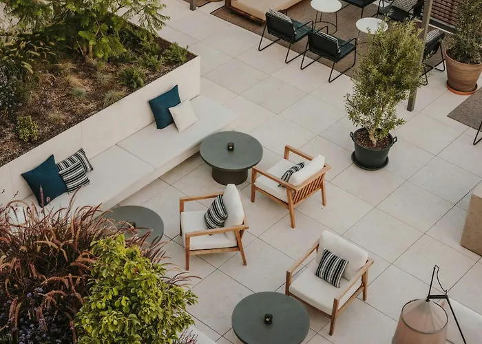 Sabatic Hotel, Autograph Collection